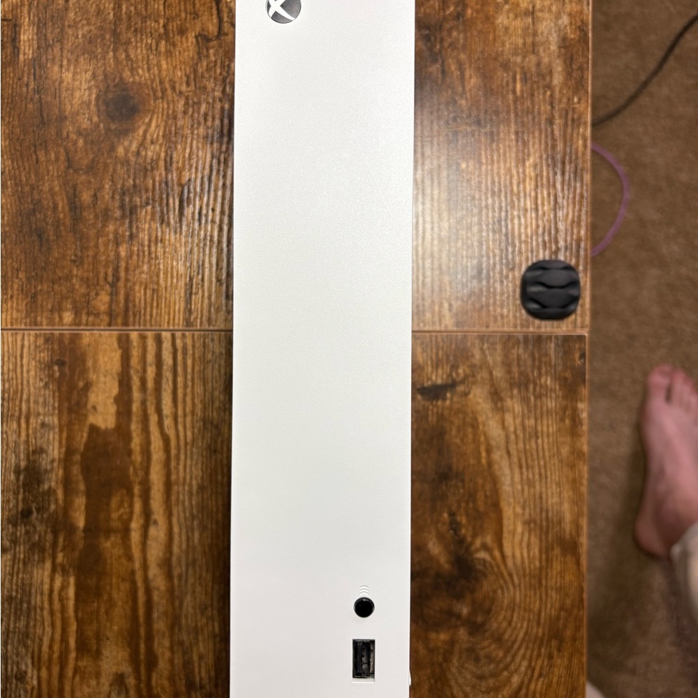 Xbox Series S Digital Edition (Used with cords) - Picture 7 of 14